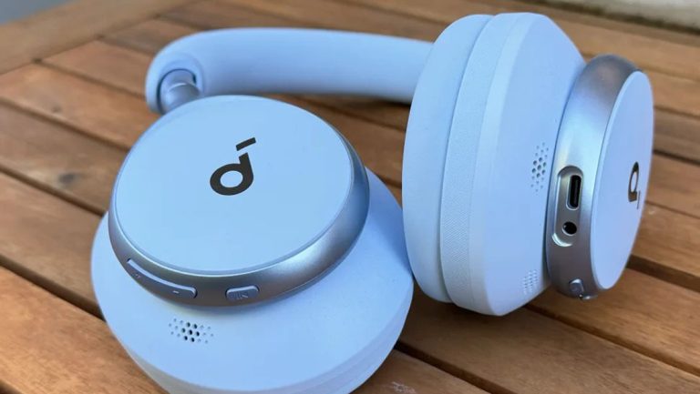 Exploring the 6 Best Portable Headphones of 2024