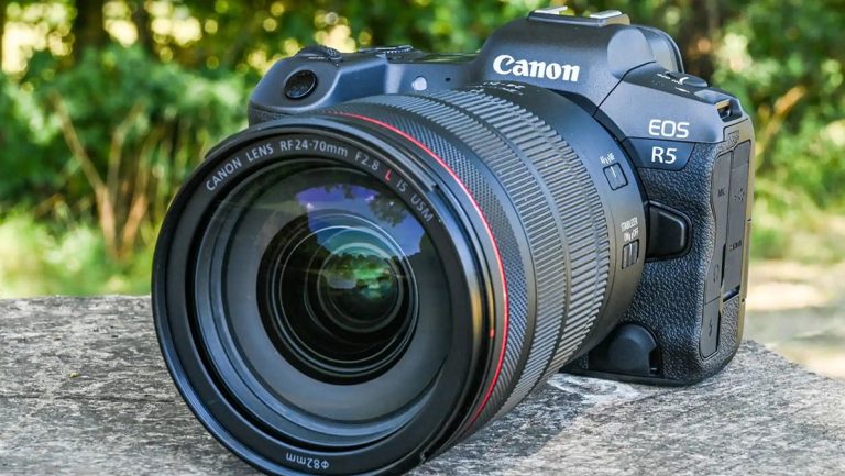 Canon EOS R5 Mark II vs. Canon EOS R5 – Which Is Better?